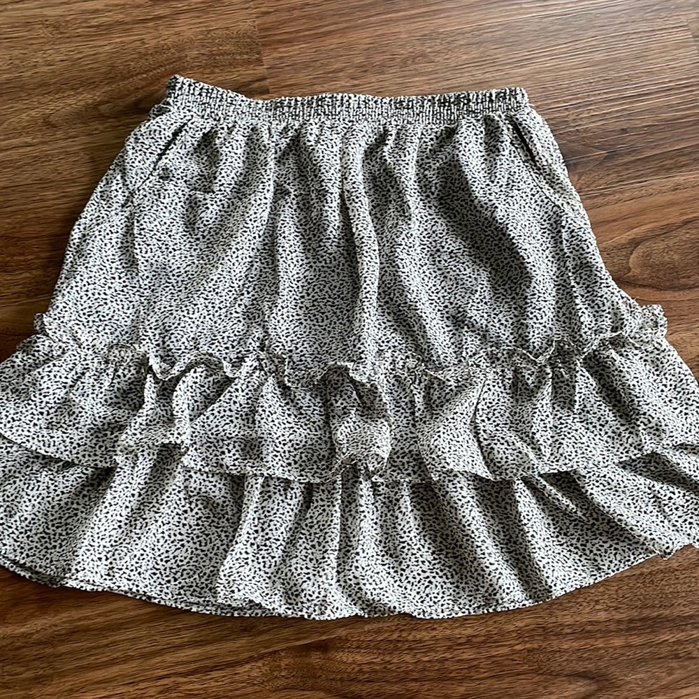 Sienna Sky size small skirt new with tags